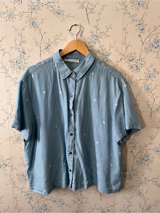 Jane and Delancey Tops - Light Blue Soft Denim-Effect Button Down Short Sleeve Shirt Top Blouse Star